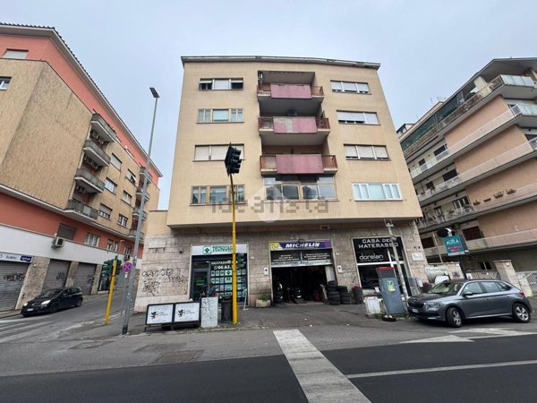 locale commerciale in affitto a Roma in zona Aurelio