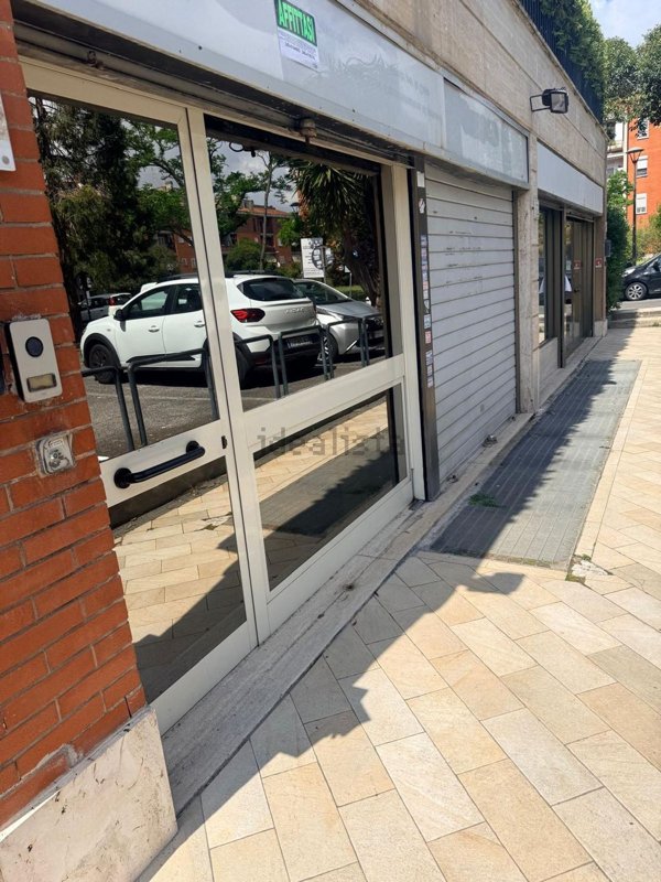 locale commerciale in affitto a Roma in zona Spinaceto