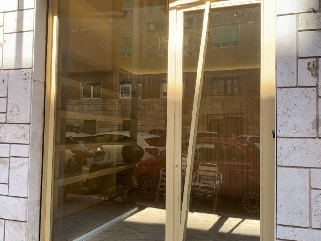 negozio in affitto a Roma in zona Nomentano