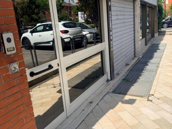 negozio in affitto a Roma in zona Spinaceto