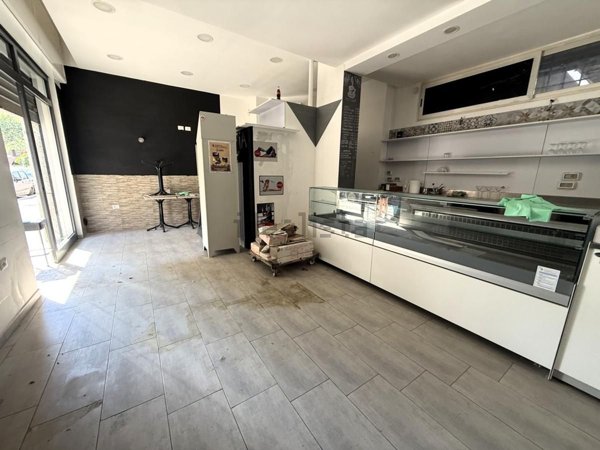 locale commerciale in affitto a Roma in zona Ostia