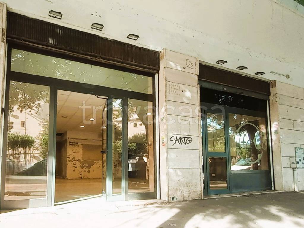 negozio in affitto a Roma in zona Ostia