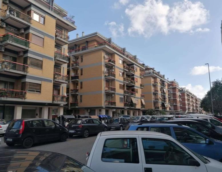 locale commerciale in affitto a Roma in zona Ostiense