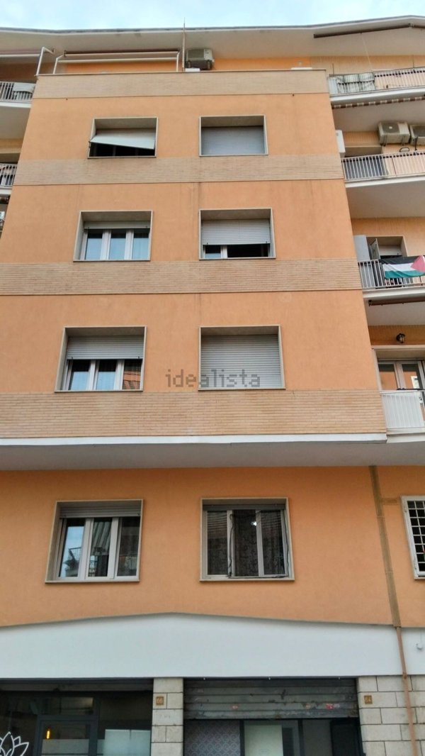locale commerciale in affitto a Roma