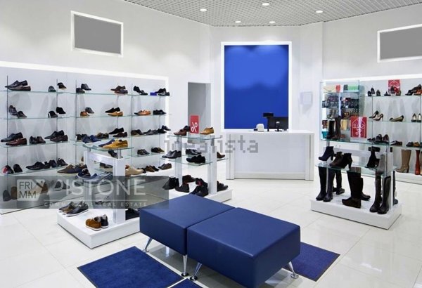 locale commerciale in affitto a Roma in zona Rione Prati