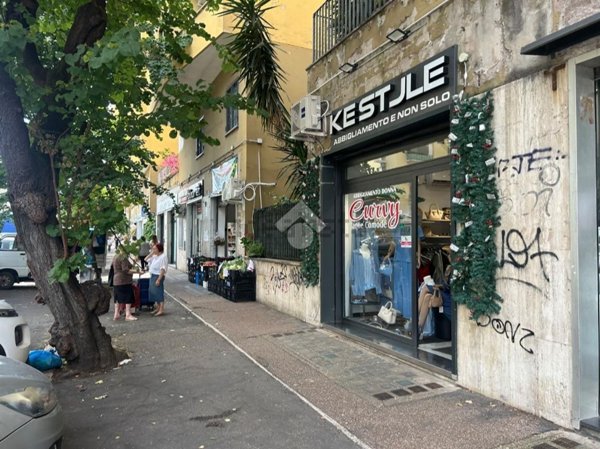 locale commerciale in affitto a Roma in zona Don Bosco