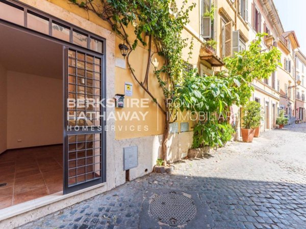 negozio in affitto a Roma in zona Trastevere