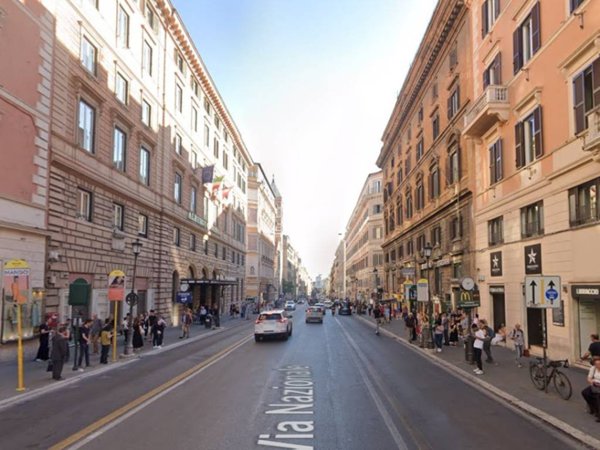 negozio in affitto a Roma in zona Rione Monti/Campitelli