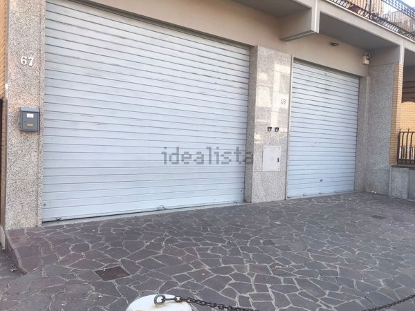 locale commerciale in affitto a Roma in zona Torre Angela