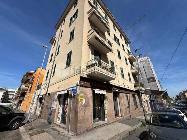 locale commerciale in affitto a Roma in zona Prenestino-Centocelle