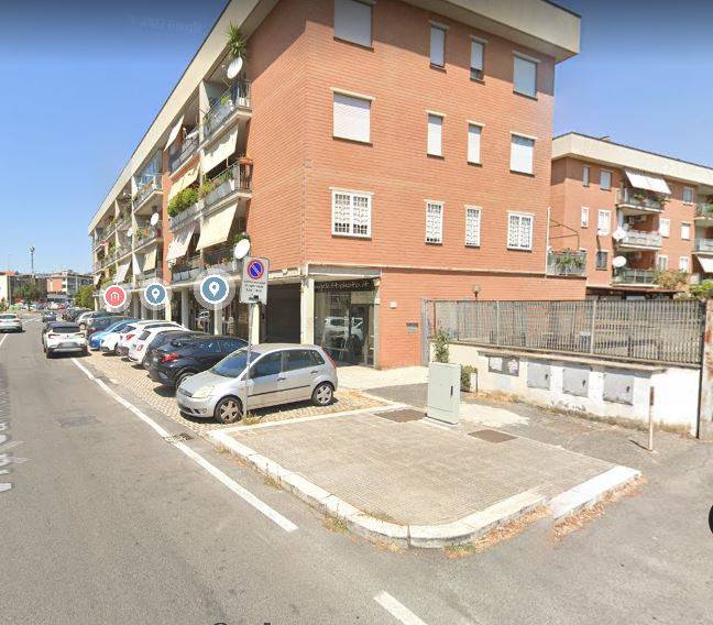 negozio in affitto a Roma in zona Spinaceto