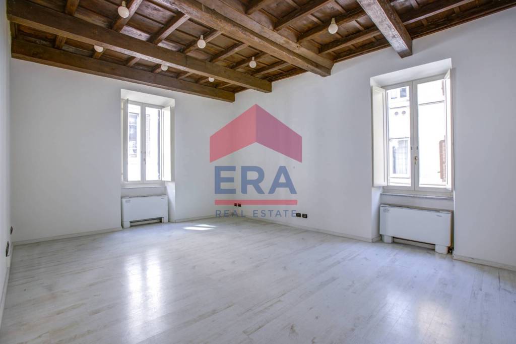 appartamento in affitto a Roma in zona Trevi-Colonna