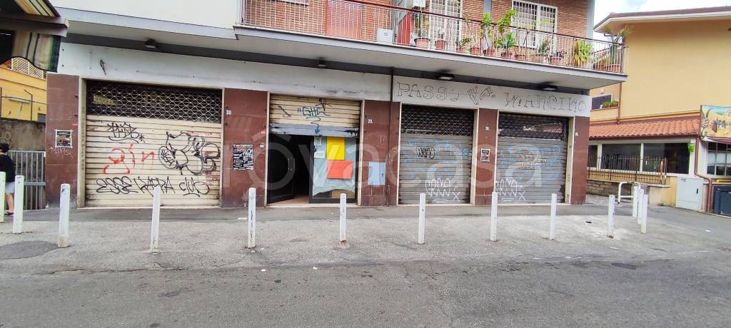 negozio in affitto a Roma in zona Torre Maura