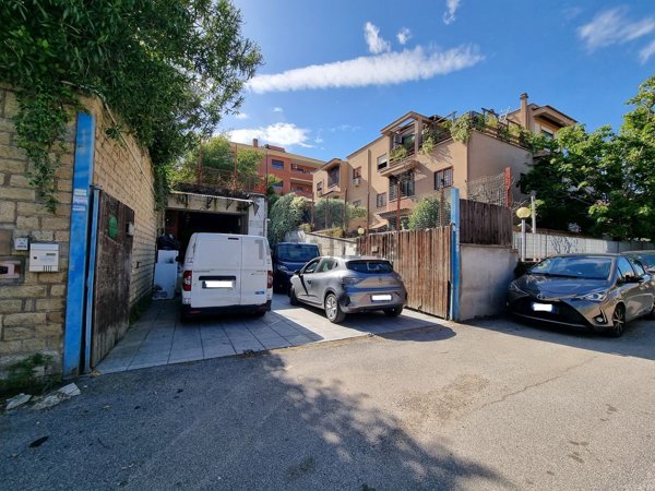 locale di sgombero in affitto a Roma in zona Trionfale