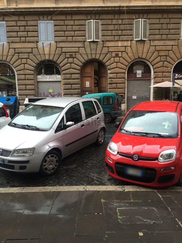 negozio in affitto a Roma in zona Rione Monti/Campitelli