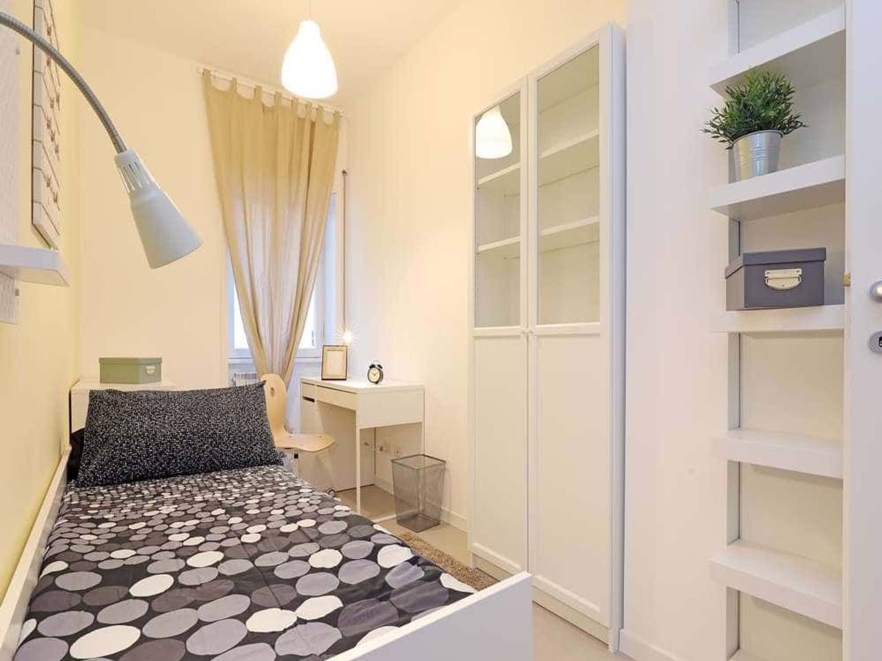 negozio in affitto a Roma in zona Appio Latino