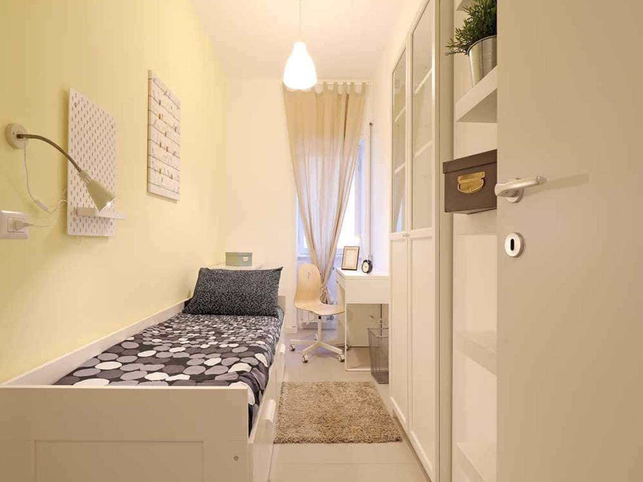 negozio in affitto a Roma in zona Appio Latino