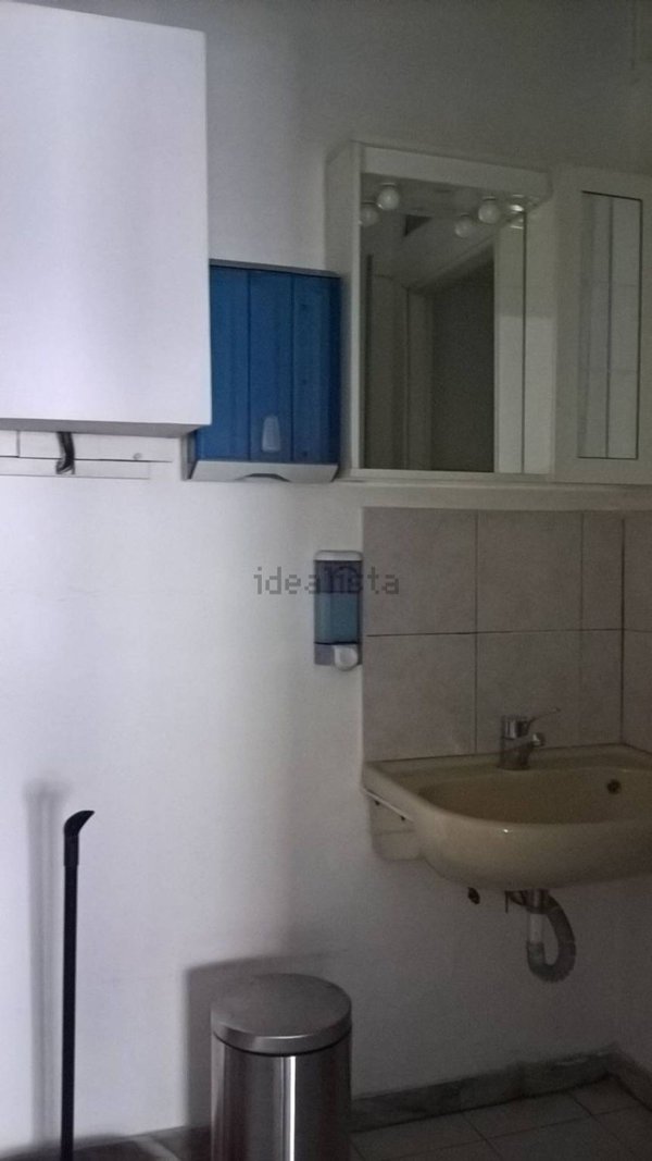 negozio in affitto a Roma in zona Tre Pini - Poggio dei Fiori