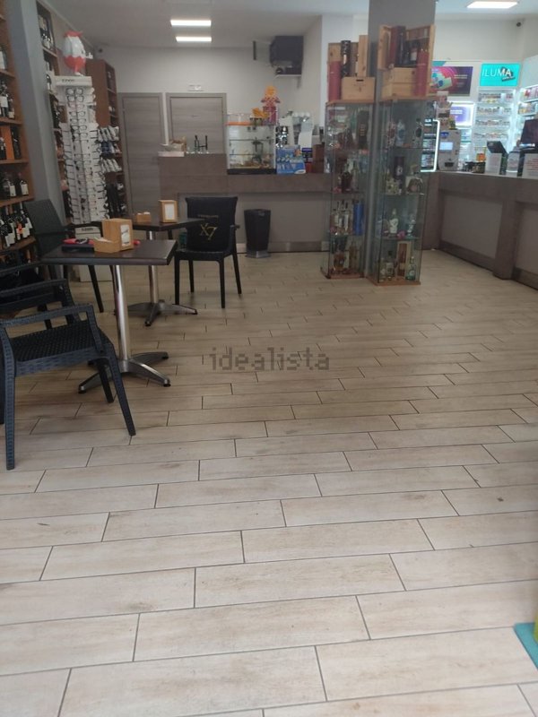 negozio in affitto a Roma in zona Tuscolano
