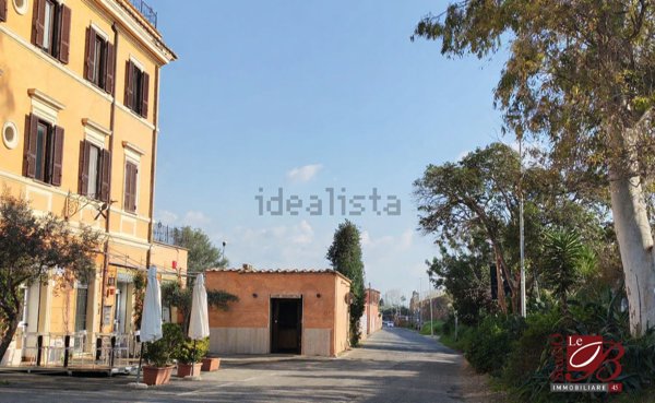 locale commerciale in affitto a Roma in zona Tuscolano