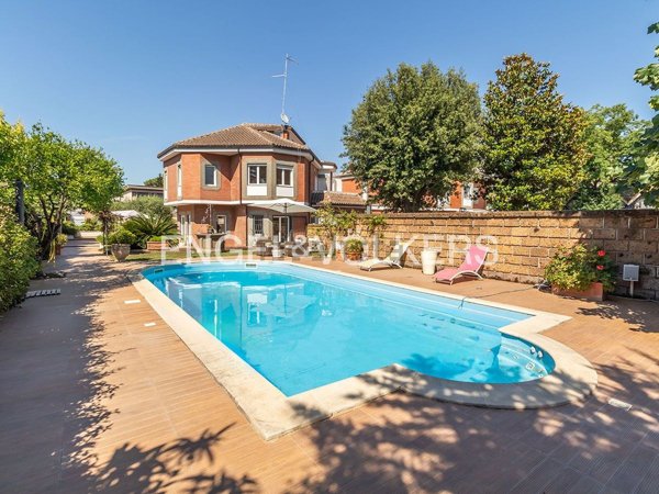casa indipendente in affitto a Roma in zona EUR