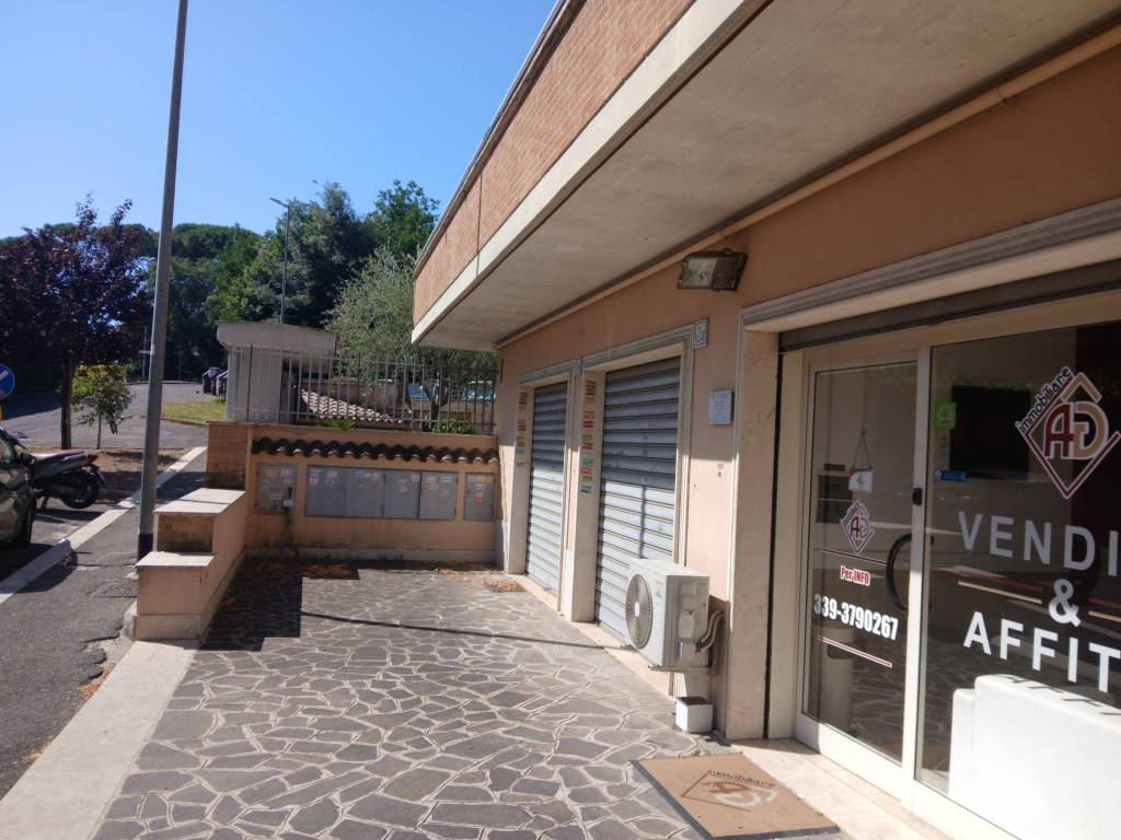 negozio in affitto a Roma in zona La Giustiniana