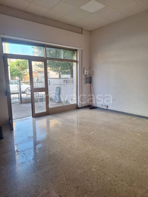 negozio in affitto a Roma in zona San Basilio