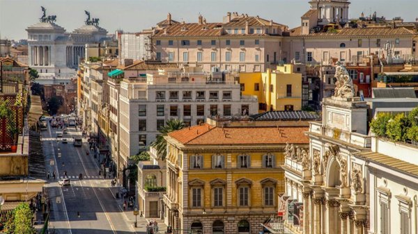 locale commerciale in affitto a Roma in zona Rione Monti/Campitelli
