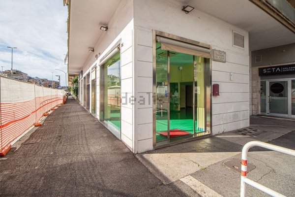locale commerciale in affitto a Roma in zona Primavalle