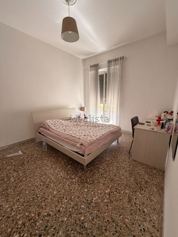 locale di sgombero in affitto a Roma in zona Ostiense