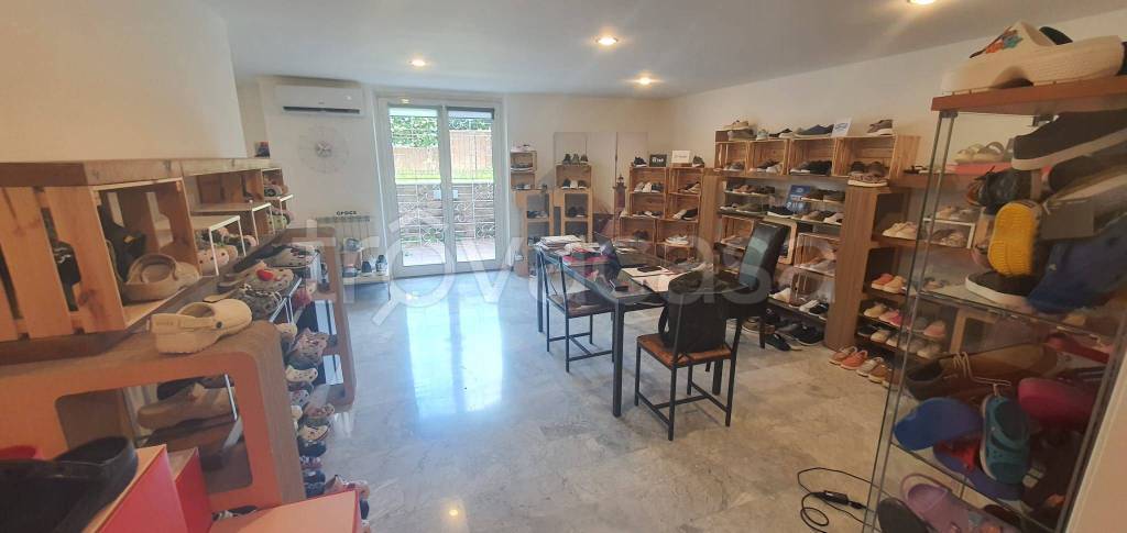 ufficio in affitto a Roma in zona Mostacciano