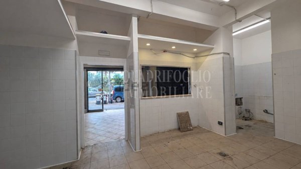 locale commerciale in affitto a Roma in zona Ostia