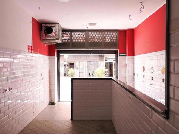 locale commerciale in affitto a Roma in zona Ostiense