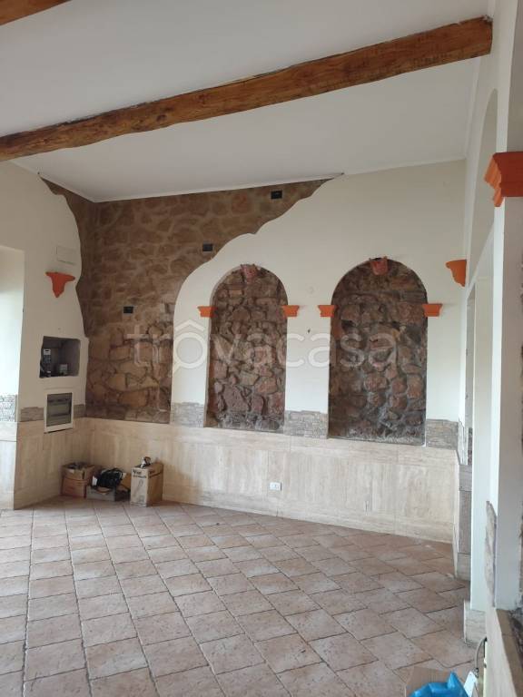 negozio in affitto a Roma in zona San Basilio