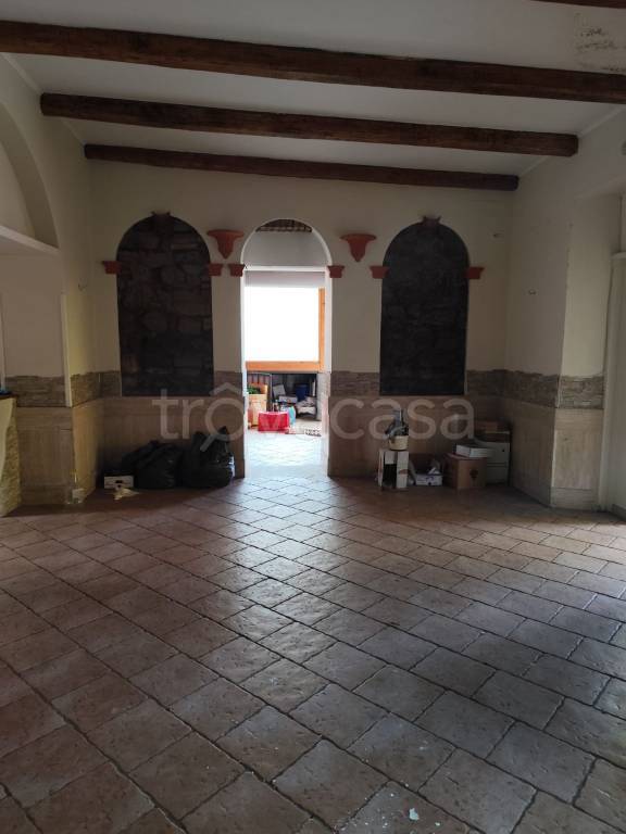 negozio in affitto a Roma in zona San Basilio