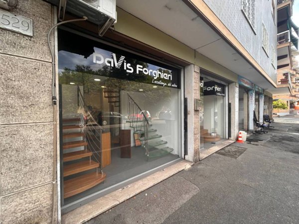 negozio in affitto a Roma in zona Appio Latino