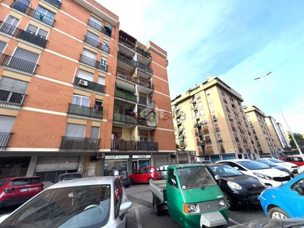 locale commerciale in affitto a Roma in zona Portuense