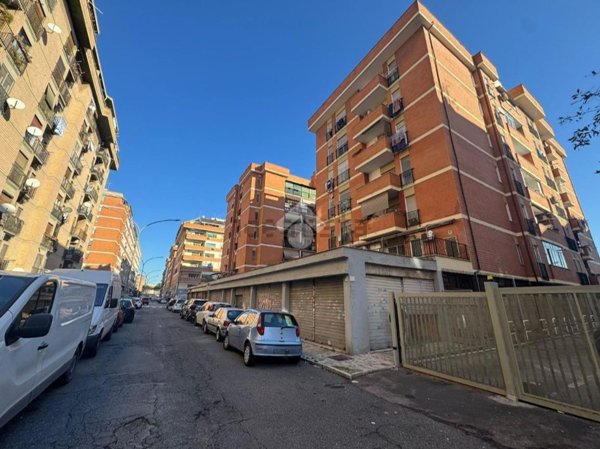 locale commerciale in affitto a Roma in zona Portuense