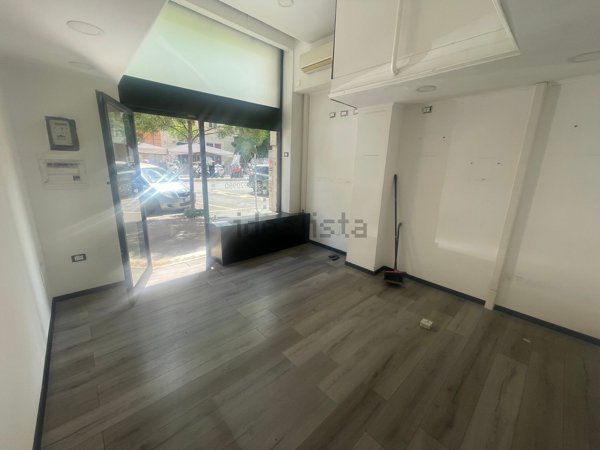 locale commerciale in affitto a Roma in zona Appio Latino