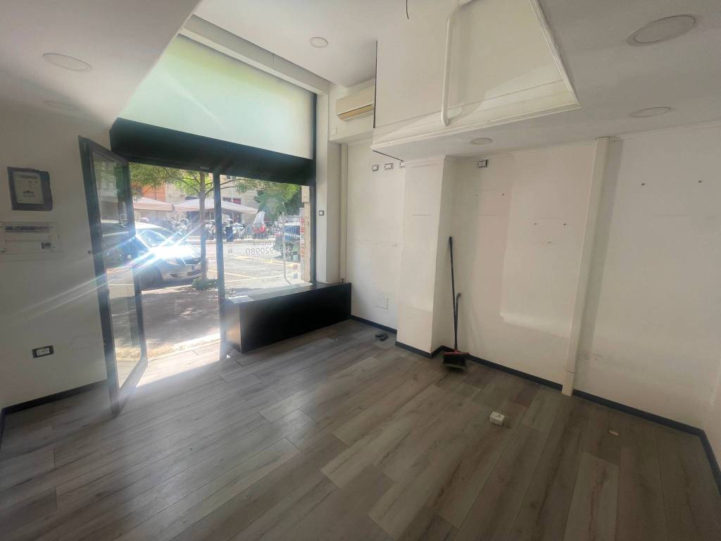 negozio in affitto a Roma
