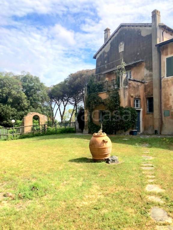 casa indipendente in affitto a Roma in zona Ostia Antica