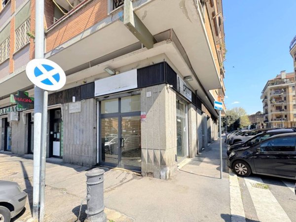 negozio in affitto a Roma in zona Appio Latino