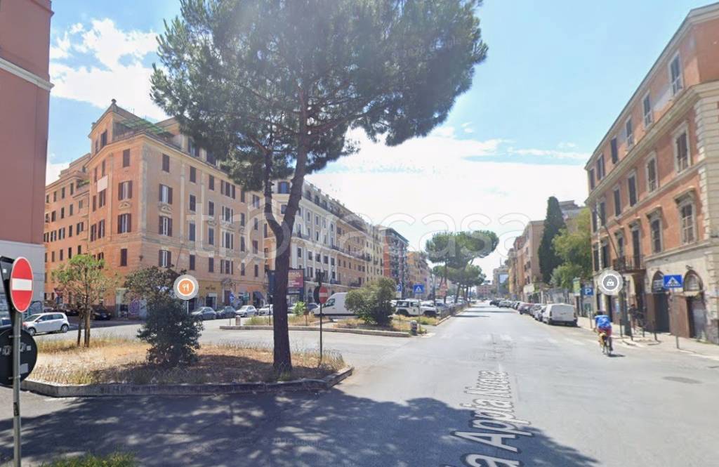 negozio in affitto a Roma
