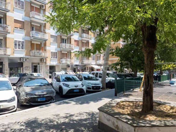 negozio in affitto a Roma