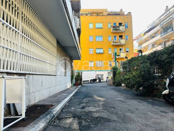 negozio in affitto a Roma in zona Aurelio