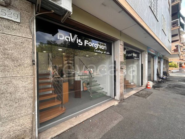 negozio in affitto a Roma in zona Appio Latino