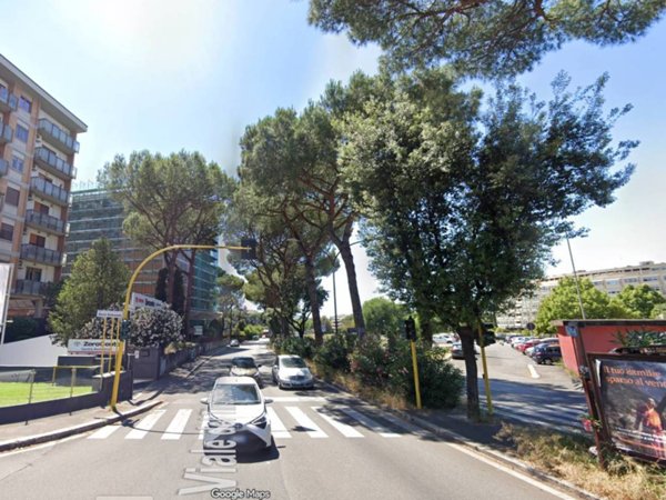 negozio in affitto a Roma in zona Ardeatino