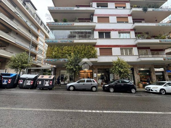 negozio in affitto a Roma