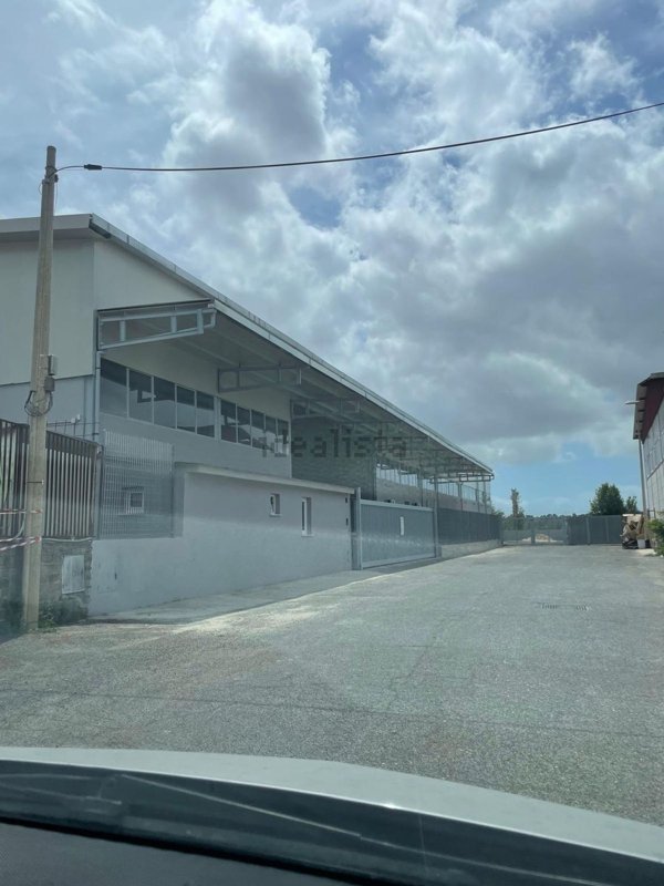 locale di sgombero in affitto a Roma in zona Ponte Galeria