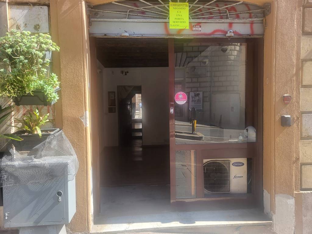 negozio in affitto a Roma in zona Rione Monti/Campitelli